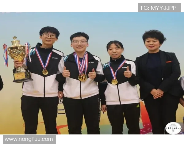 南京羽毛球队荣登羽毛球节奏排行榜第三名展现强劲实力与团队合作精神